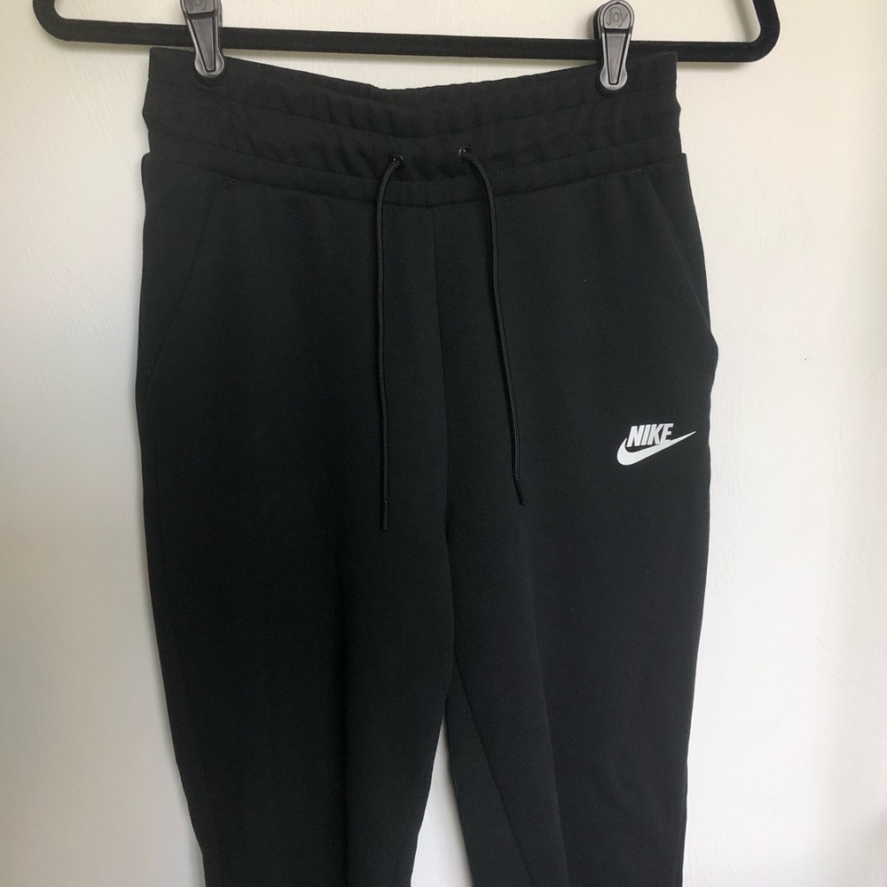 Brand new tech fleece sweats!